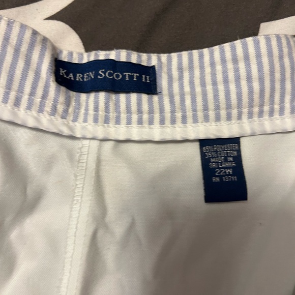 Plus size women’s shorts - Picture 7 of 7